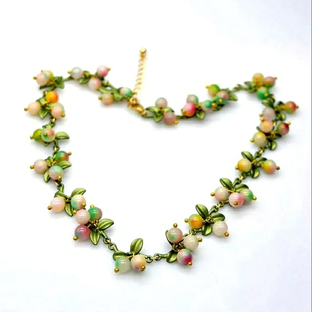 Peach Hypericum Berry Necklace - Picture 3 of 4